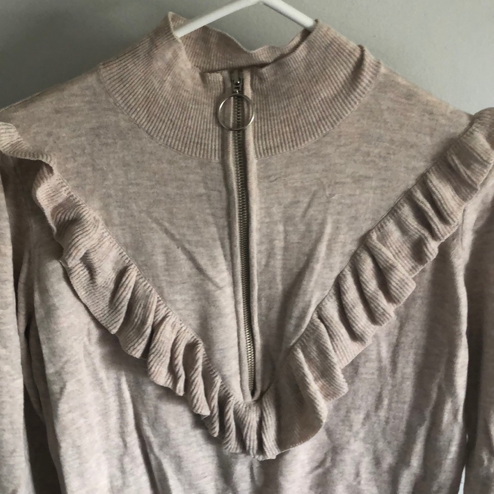 ZIP UP SWEATER